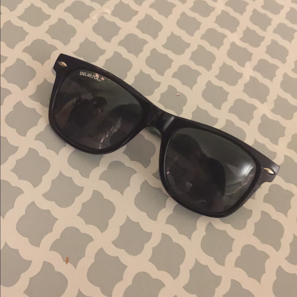 Del Sol Color Changing Sun Glasses